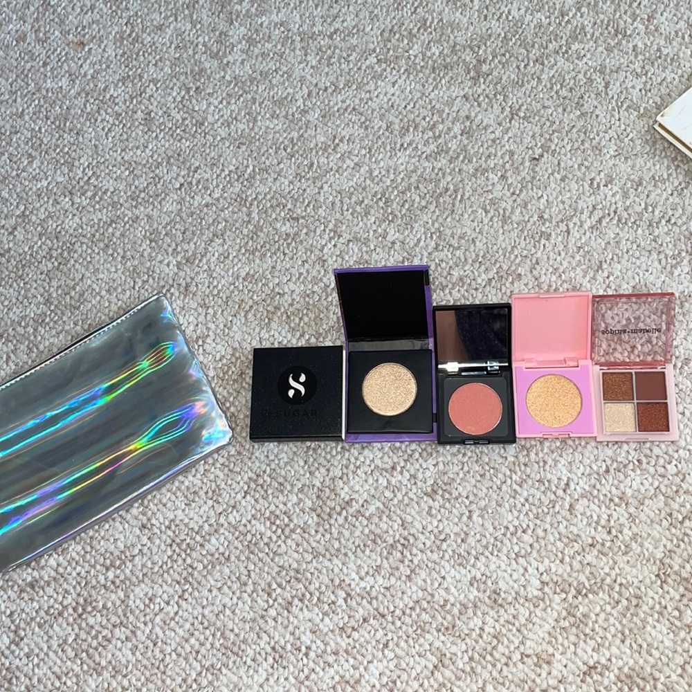 Mini face and eye makeup set with bag